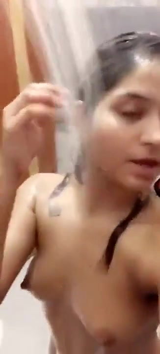 Desi bhabi Bathing