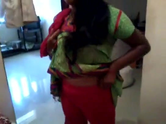 Saaali Cute Showing her Pussy to Jiija