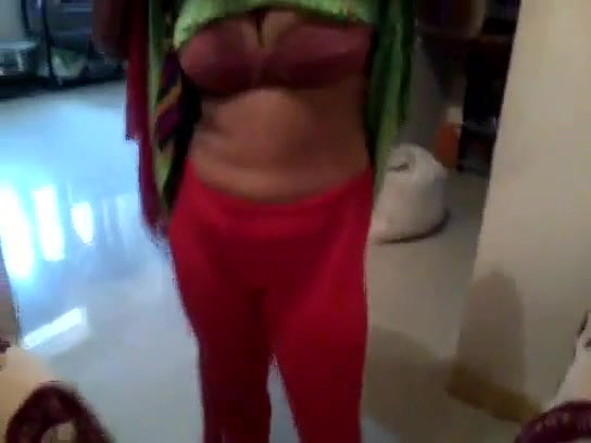 Saaali Cute Showing her Pussy to Jiija