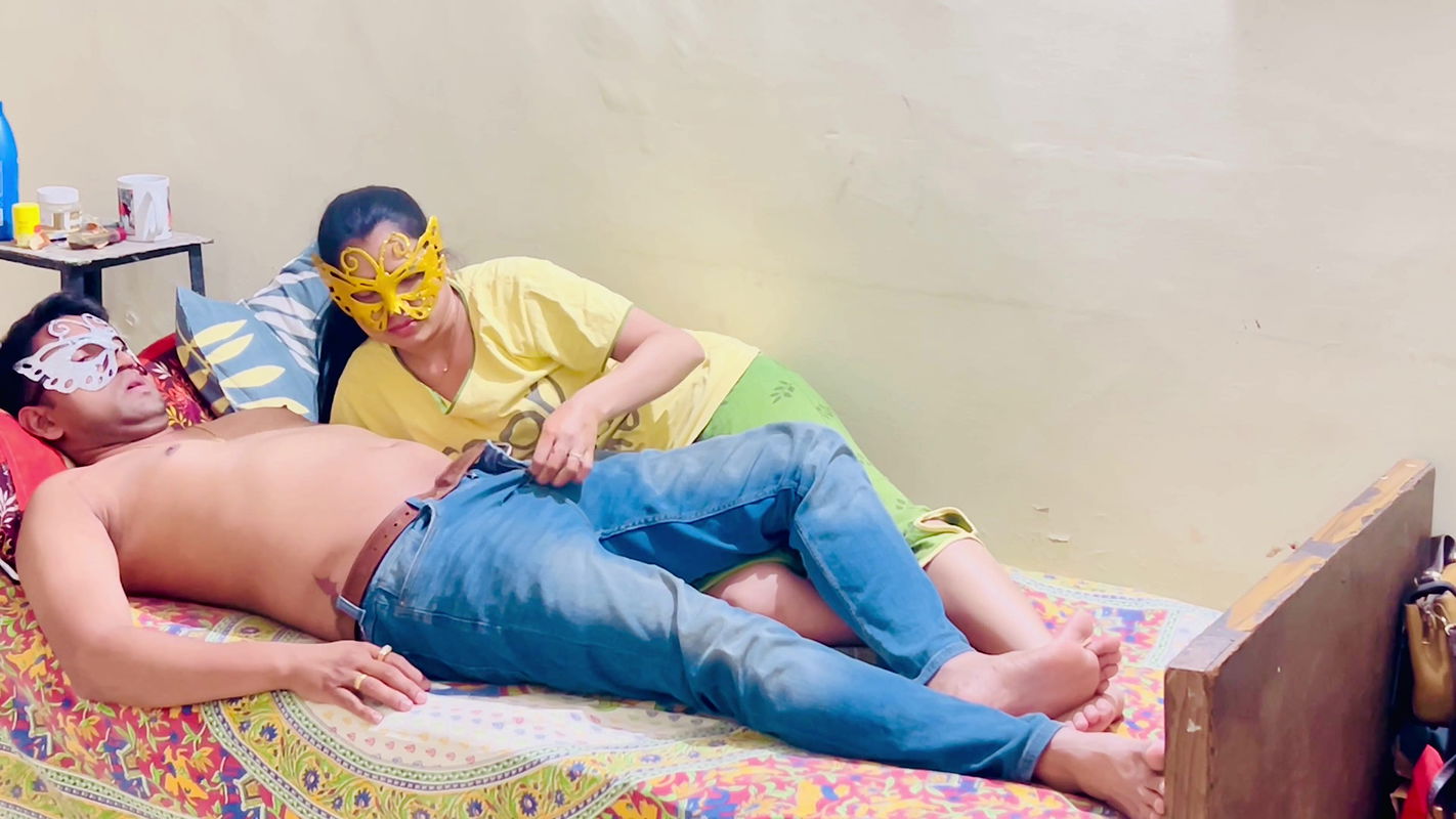 Girlfriend Rolly Sharing Her Bed with Plumber Sex in Room Tight Pussy