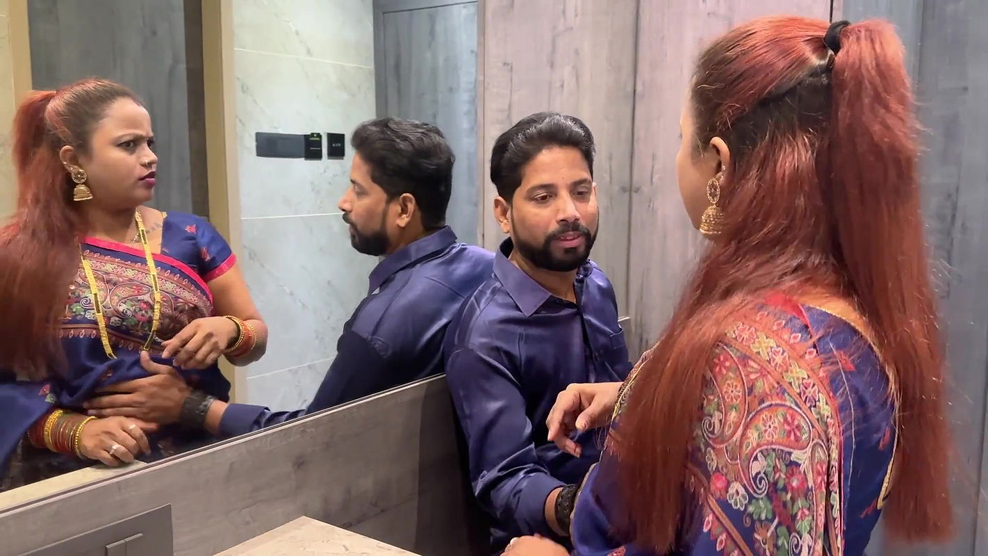 Seeing the Sexy Wife, the Husband Took Leave From the Office and the Two Had Sex Together.