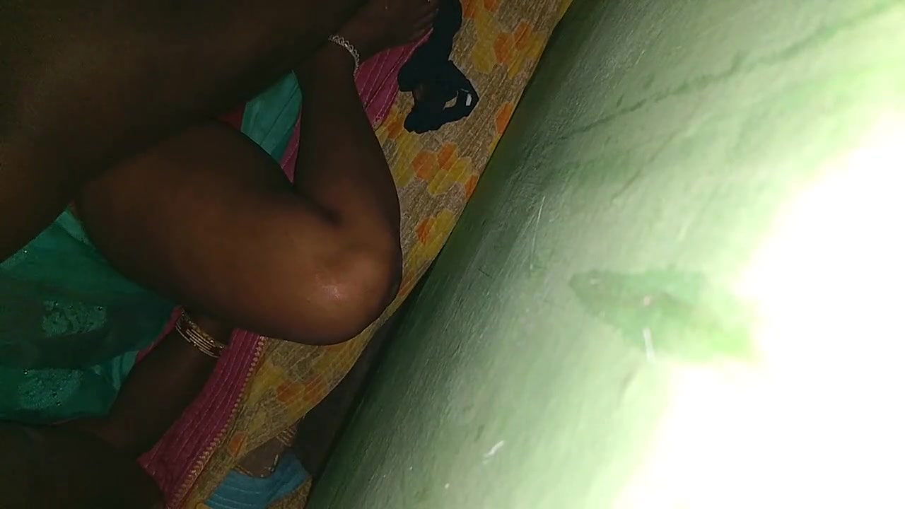 Buddhi Wife Ko Khatya Pe Mast Chudae Kiya Raat Me