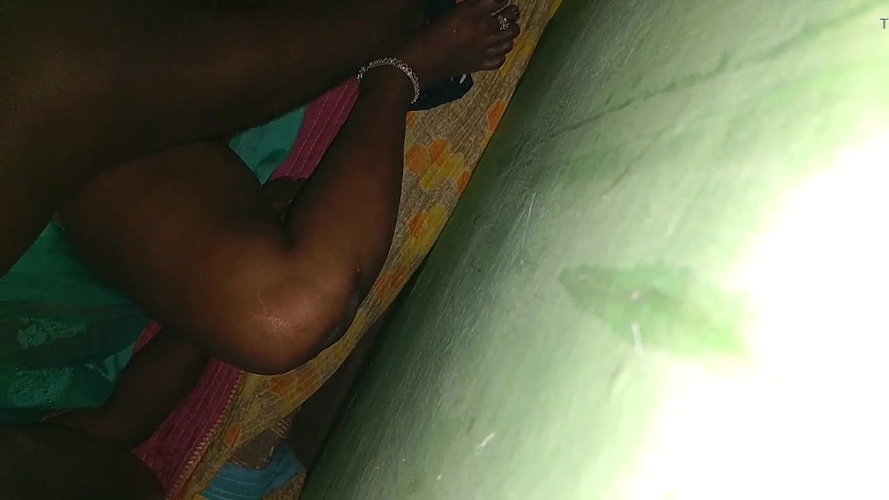 Buddhi Wife Ko Khatya Pe Mast Chudae Kiya Raat Me