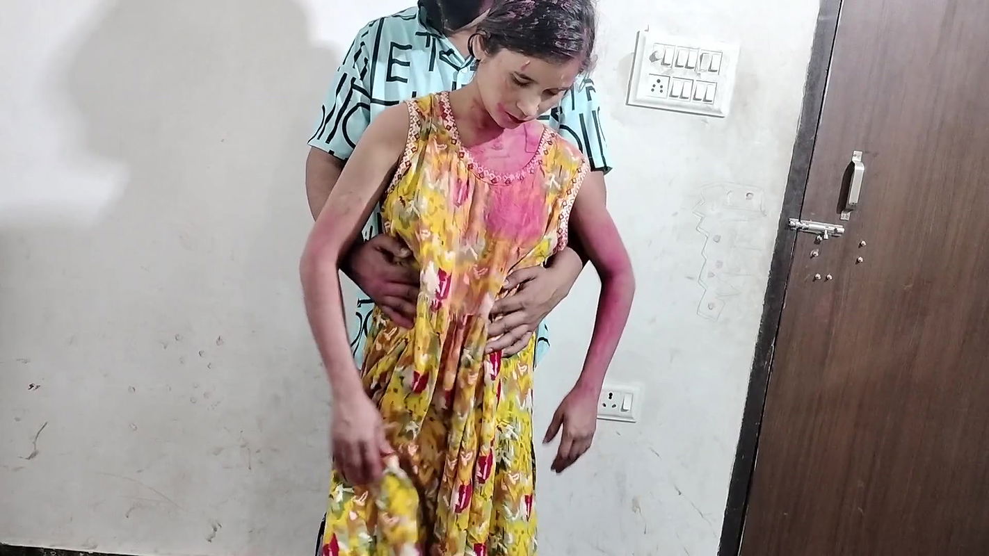 Dever ne bhabhi ko nanga kar ke holi khela