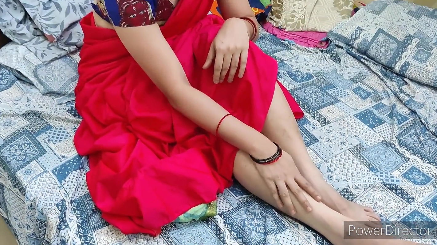Mallu Desi Couple Cum on Body, Girl in Saree Doing Foot Job and Wild Sex