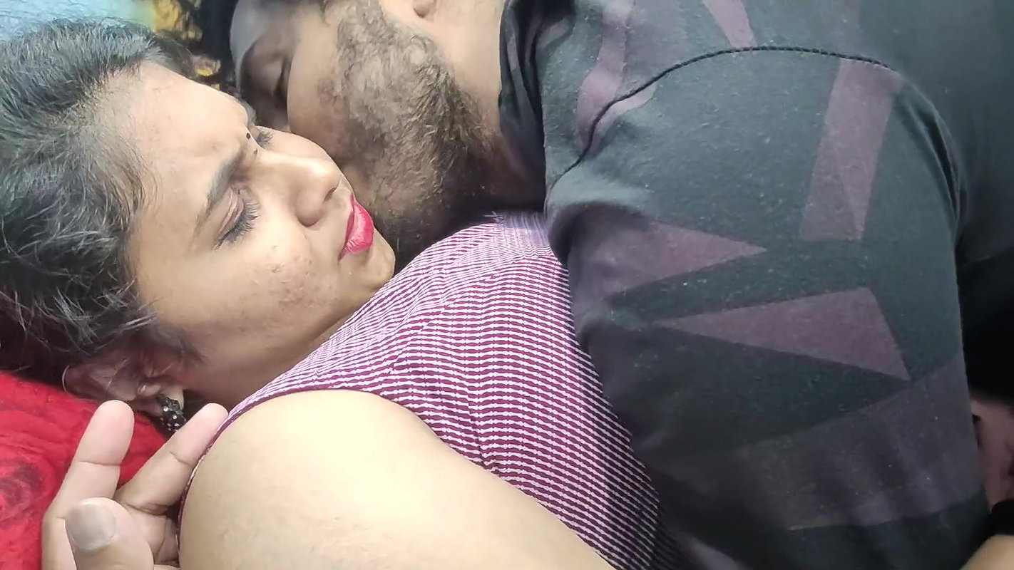 Mallu half saree girl masturbate by watching video and doing sex with step brother, Mallu step sister hot sex with step brother