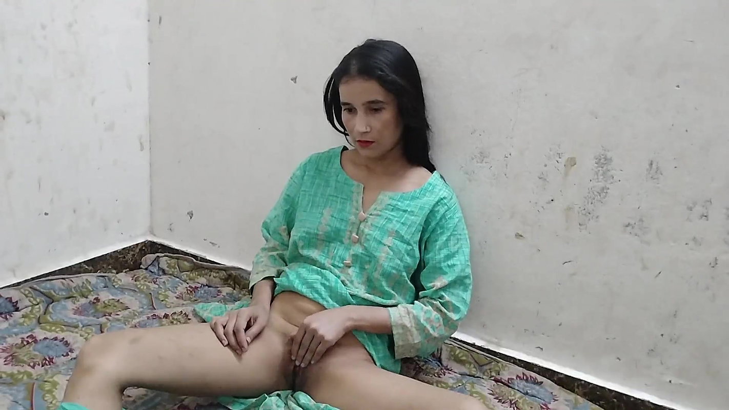 Mama ki larki ko rat me choda diya