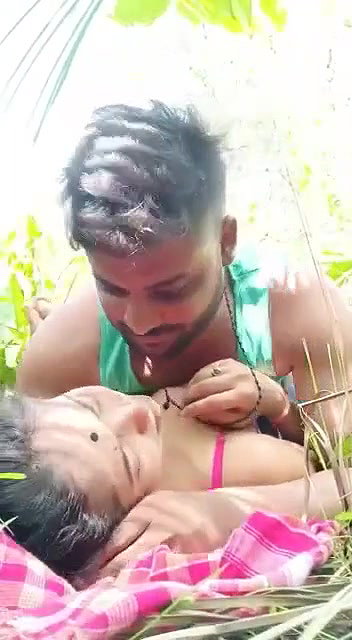 Beautiful girl fucking in jungle