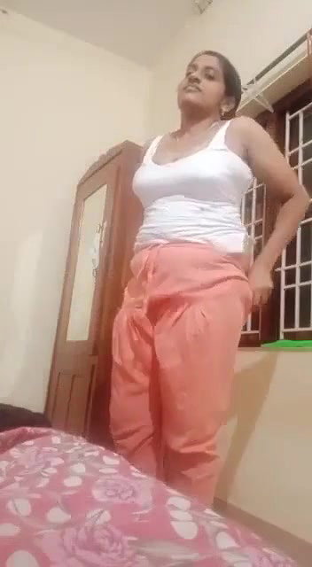 Beautiful Mallu Bhabhi Strip Playing with Boobs & Pussy