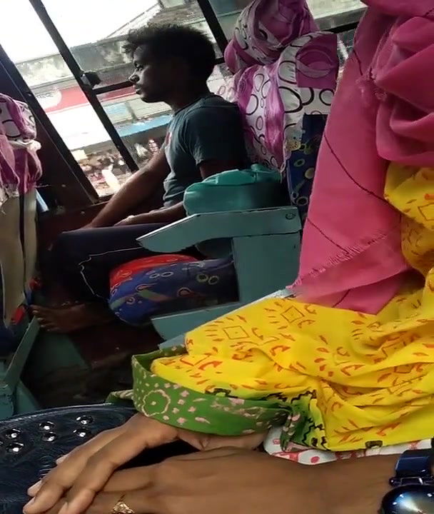 tarki guy masturbating in BUS while knowing side passanger girls recording him