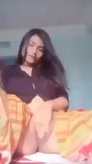 Desi cute girl sexy pussy fing