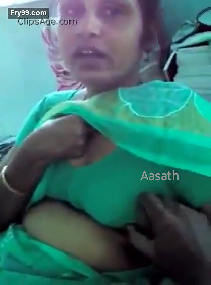 Mature bhabhi boobs pressed by colleague at work place