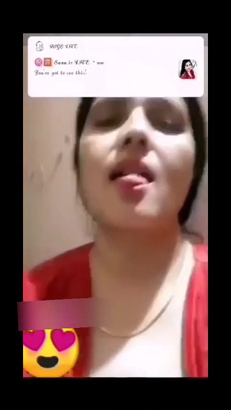 Desi Bhabhi Showing her Boobs & Pussy on VC