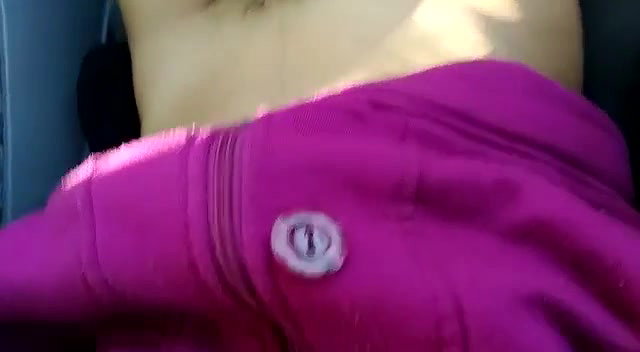 Bf playing with gf pussy