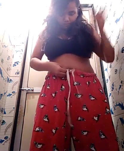 Chubby Desi Babe Nude fingering in Bathroom