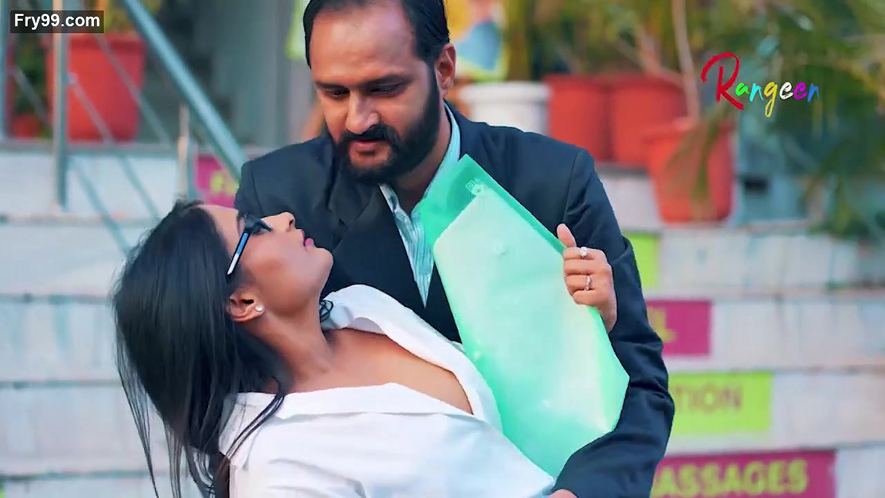 Yeh Kaisi Rangraliyaan