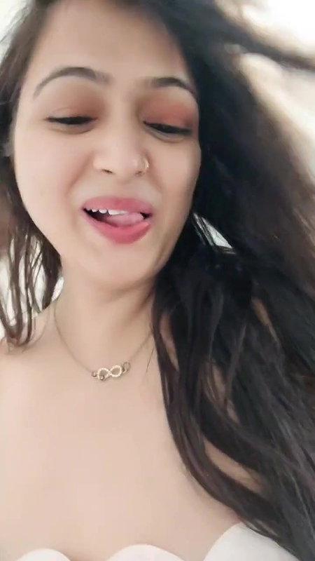 Meena Bhabhi Sexy Live
