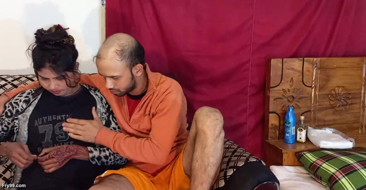 Bengali teen with long legs gets tight pussy-fucked for the first time ….. Mst sumona and Manik Mia