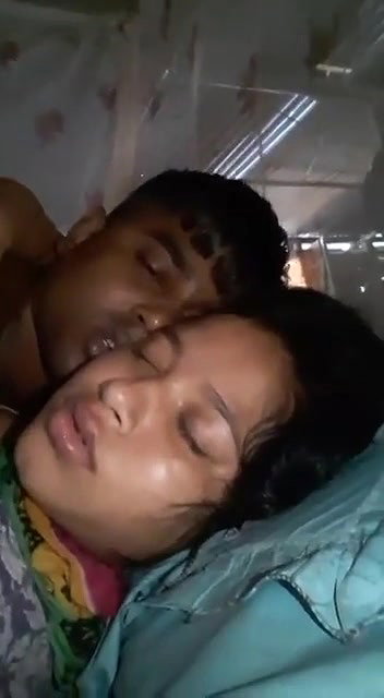 Beautiful Bengali Wife Fucking Moaning & Talking