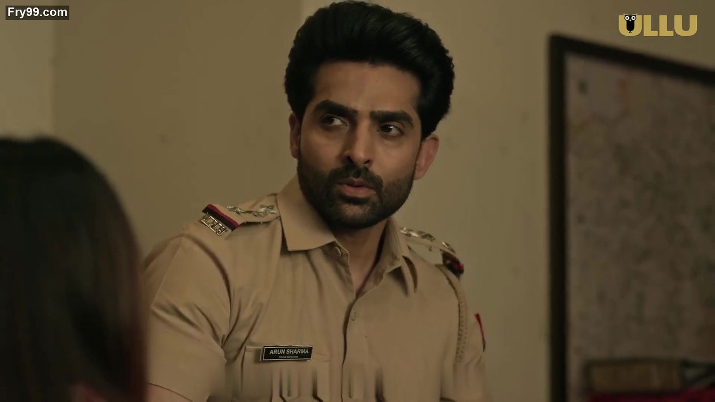 Jaghanya (Gaddar) P01 – 2022 – Hindi Hot Web Series – UllU