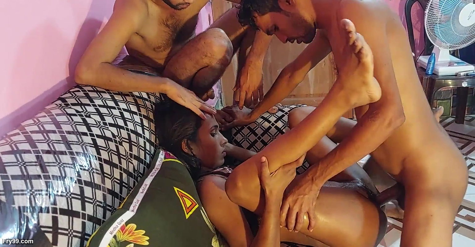 My tight pussy sharing with two bestfriends Sex tight pussy 3some FUCKS Bengali … Hanif and Popy khatun and Manik Mia