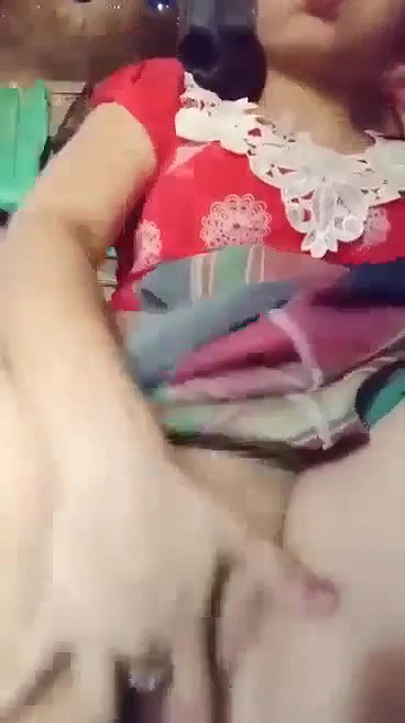 Beautiful Mezo Girl Showing And Fingering