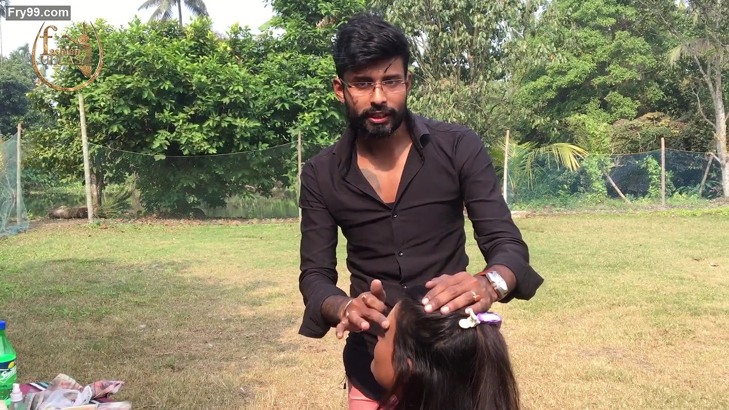 Sucharita aka Madhu Flaunting in Printed Saree Fashion