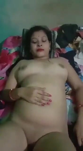 Beautiful bhabhi having with lover