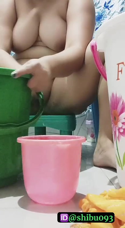 Amateur MILF Woman With Big Black Cock