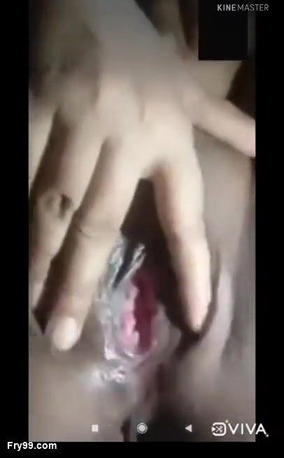 HOT FINGERING MUJHE MOTA LAND CHAHIYE