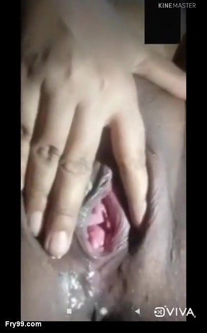 HOT FINGERING MUJHE MOTA LAND CHAHIYE