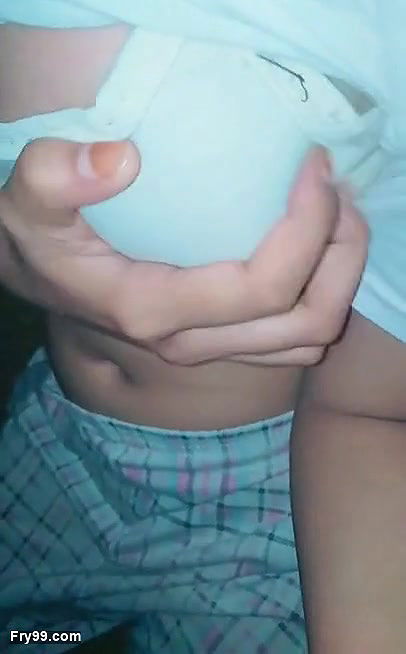 Boobs Showing and wet pussy masturbation