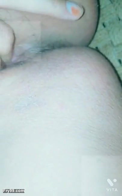 Boobs Showing and wet pussy masturbation