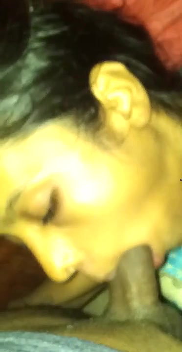 Desi Bhabhi Give Blowjob