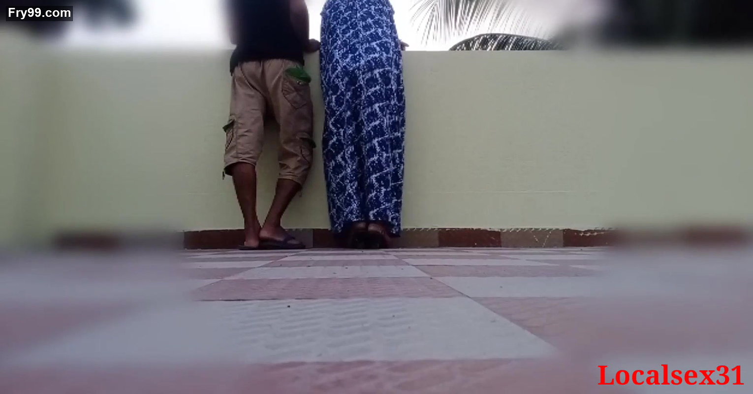 Desi married Blue Nighty Wife Sex In hall ( Official Video By Localsex31)