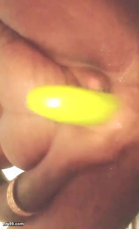 Asian village’s sister-in-law fucked while bathing in the bathroom