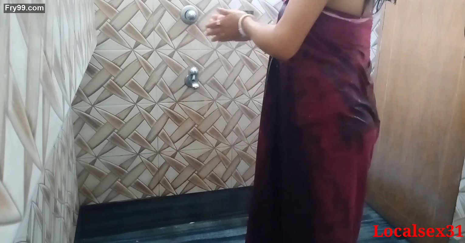 Indian Bhabi Sex In A Bathroom with Red Tawal