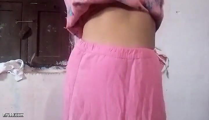 Tamil wife undresses