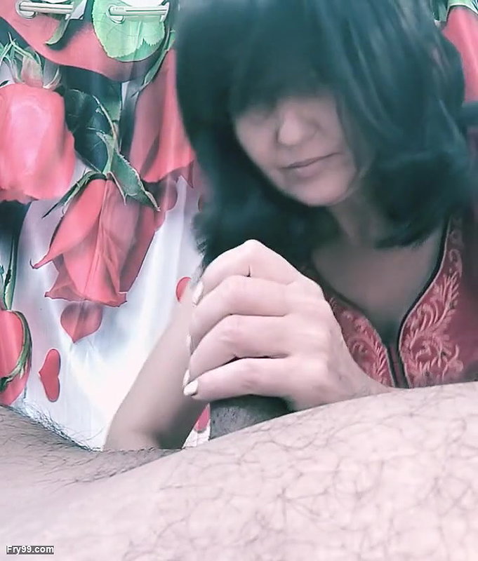 Naughty Horny Amateur MILF Fun