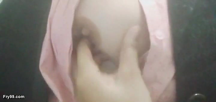 desi hot girl’s boobs fondled in office