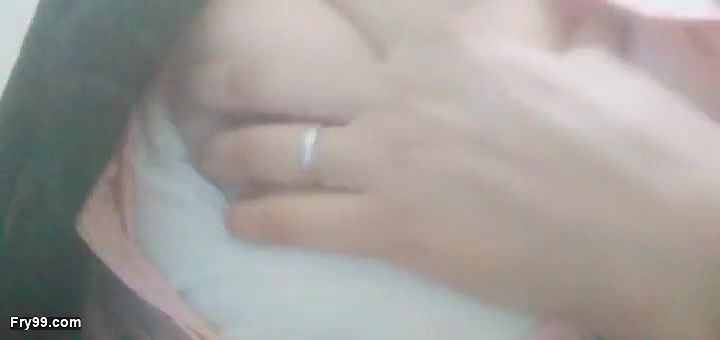 desi hot girl’s boobs fondled in office