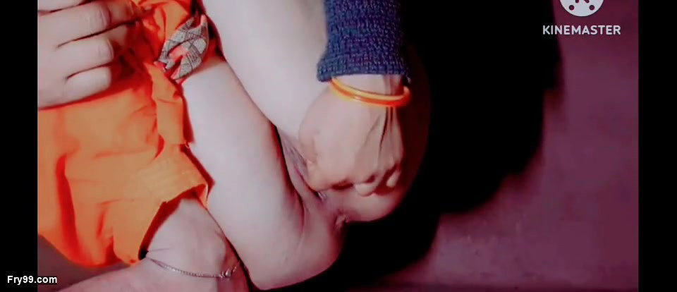 Very hot sexy bhabhi, amazing pussy is full of youth juice, her hot body spreads the charm of her beauty, she