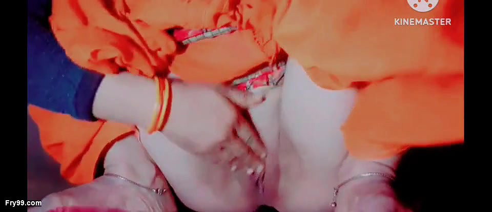 Very hot sexy bhabhi, amazing pussy is full of youth juice, her hot body spreads the charm of her beauty, she