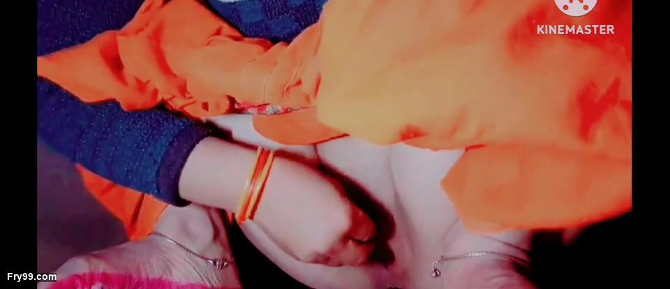 Very hot sexy bhabhi, amazing pussy is full of youth juice, her hot body spreads the charm of her beauty, she