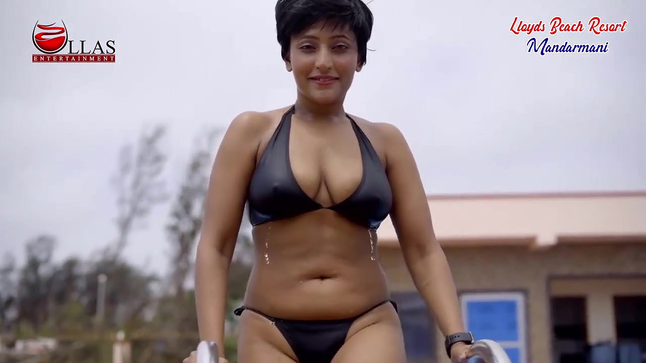 Smita Sana in Bikini at Llyods Beach Resort – Mandarmani