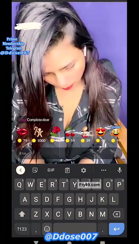 Desi cute girl shwo her boobs on tango live (121 show)