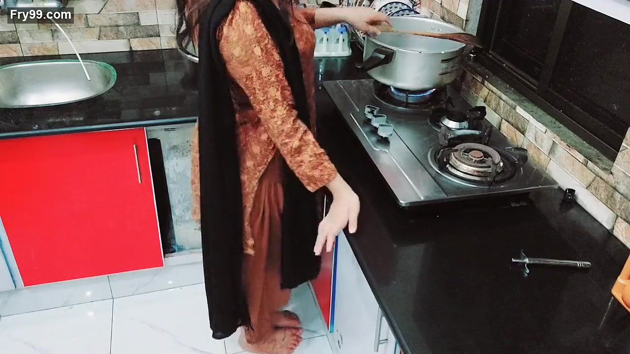 Desi Housewife Fucked Roughly In Kitchen