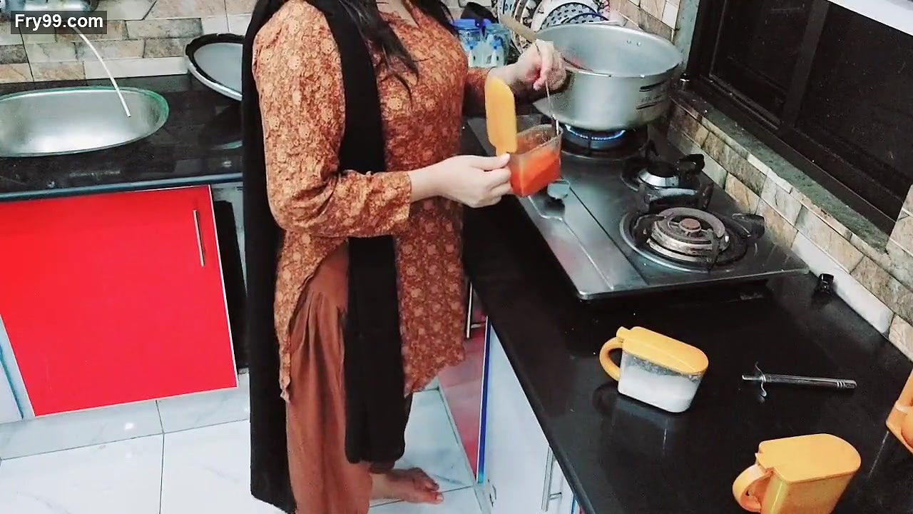 Desi Housewife Fucked Roughly In Kitchen