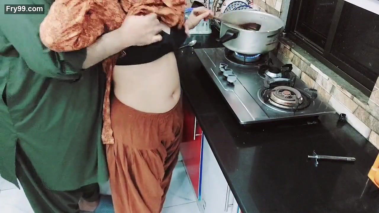 Desi Housewife Fucked Roughly In Kitchen