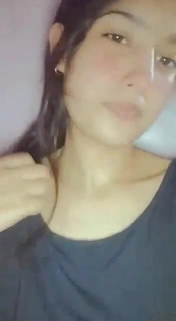 Beautiful Paki Girl Showing Boobs